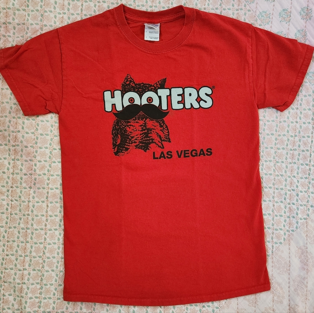 Hooters Tshirt